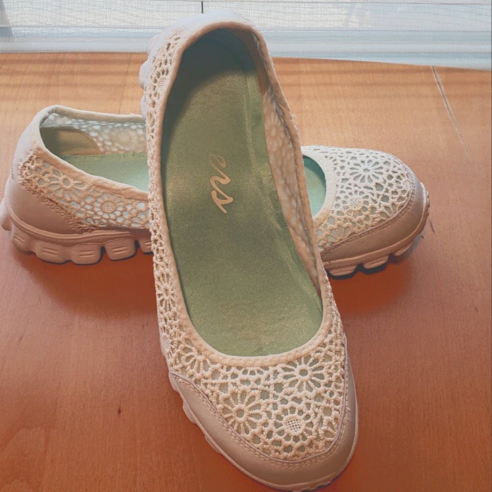 Skechers Lace Slip-ons